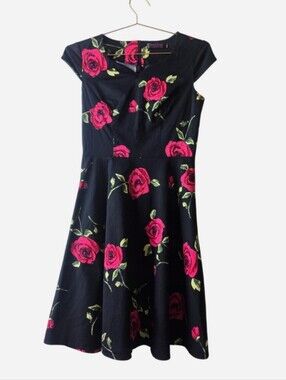 Dress Tells Black Rose Floral Fit & Flare Dress — Size M